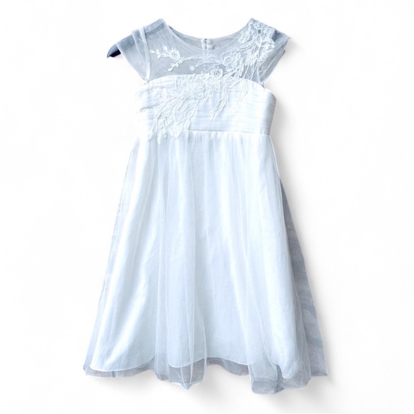 David’s Bridal Little Girls Soft White Lace / Crochet Flower Dress / Size 7 - Picture 1 of 13